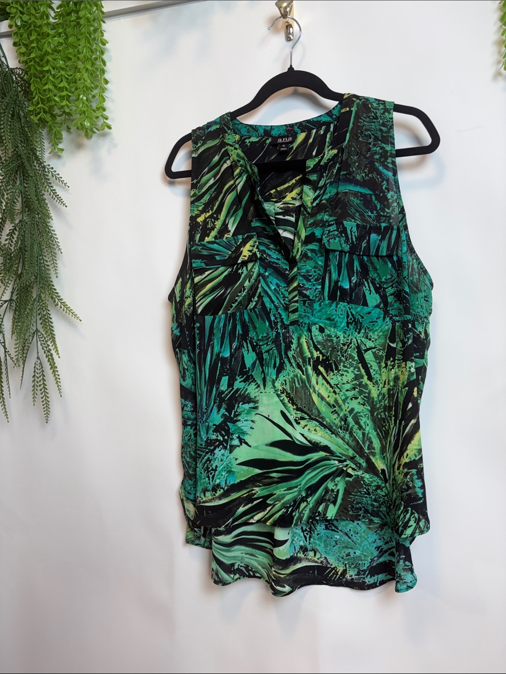 a.n.a Green Tropical Print Sleeveless Camisole